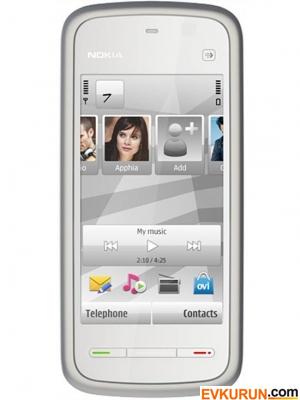 Nokia 5228 cep telefonu